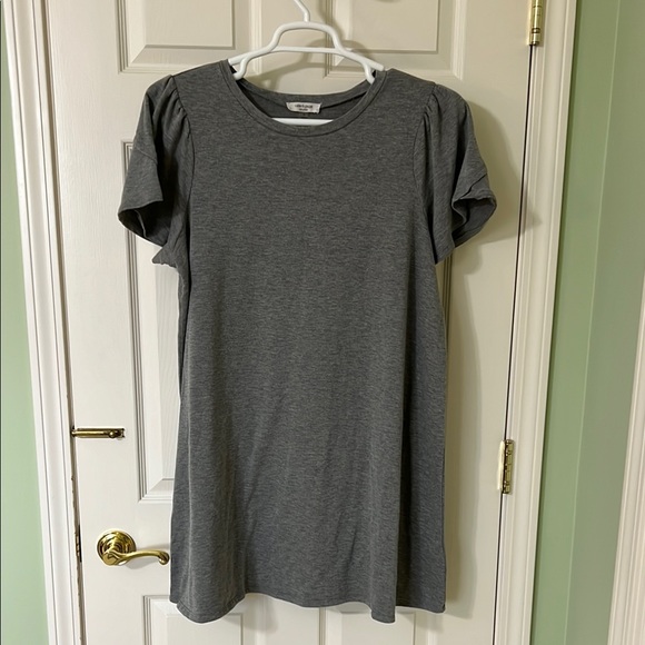 Cable & Gauge Dresses & Skirts - - Cable & Gauge Gray Knee-Length Casual T-Shirt Dress with Puff Sleeves